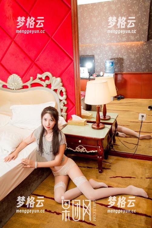 GIRLT果团网 - 图片里的周晓唯，失踪的白色调是不是在故意挑逗我？