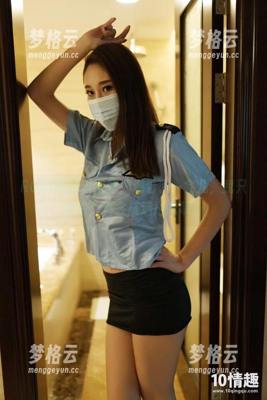 ROSI的黑边蕾丝，观看了一会儿，我只想说，真会挑选搭配呢。