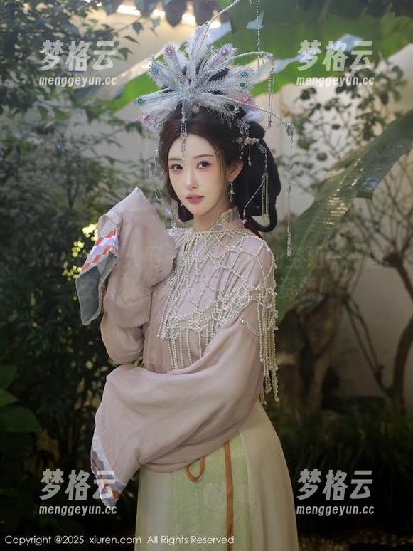 Xiuren秀人网 - 换上宅服的空姐——唐安琪教你高清享用下班资源！