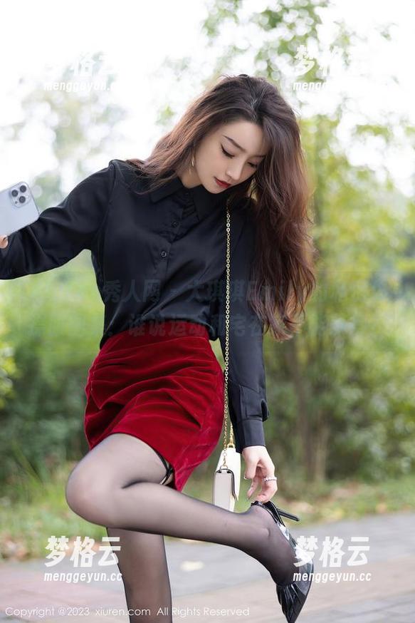 Xiuren秀人网 - 大琪琪Emily的私房体操服图集：谁说运动和宅在家不能兼得？