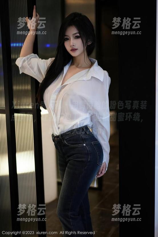Xiuren秀人网 - 用贾诗晗的粉色写真装点屏幕，让我一边工作一边被甜蜜环绕，道德感大打折扣。