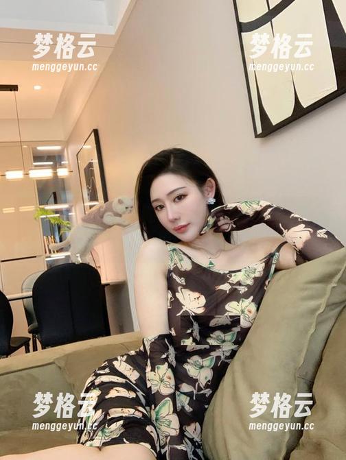 微密圈 - 不爱笑的赛琳的免费女友图册：爱情也许没那么简单，但照片绝对精彩！