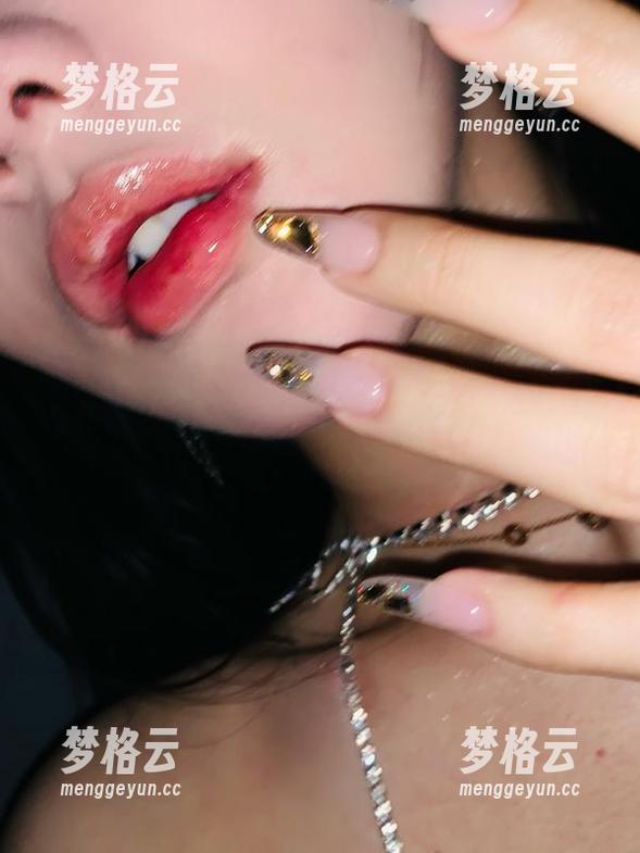 微密圈 - 不爱笑的赛琳的5.17嘉宾：美图合集让我想问，是从哪本画册里挖出来的！