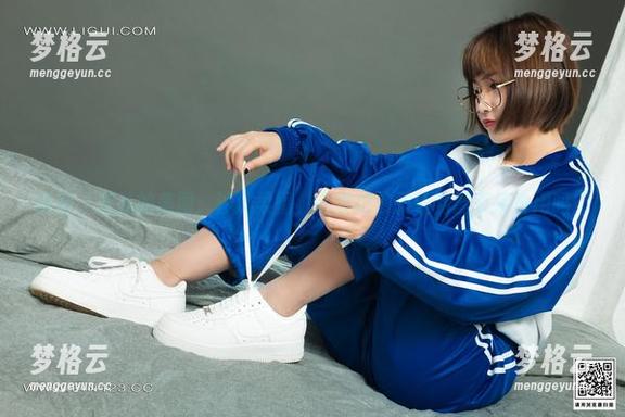 丽柜 - 凉儿的美图：沙滩柔情，是要把沙子软到能直接食用吗？
