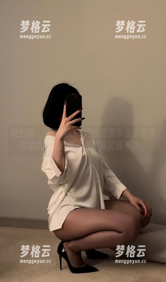 微密圈 - 保守的二舅妈的万圣节合集居然有如此多的选择，挑得我犹豫不决。