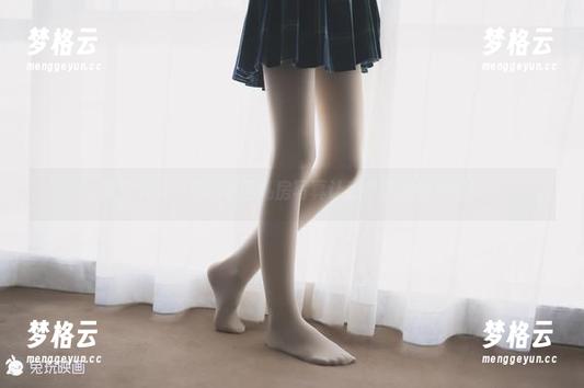教室少女？兔玩映画私房写真让我也想回到校园！