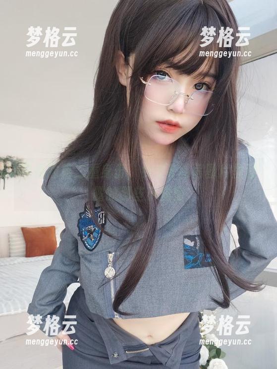 空姐的第二重身份，女主K私房图片里透露的那些小秘密