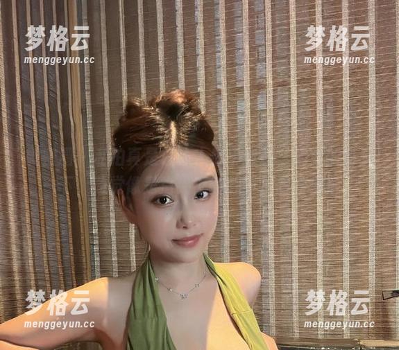 奶雯 微密圈 - 私拍真是总让人出乎意料,奶雯的小秀一下,感觉像是指尖上的触碰,微妙得很。