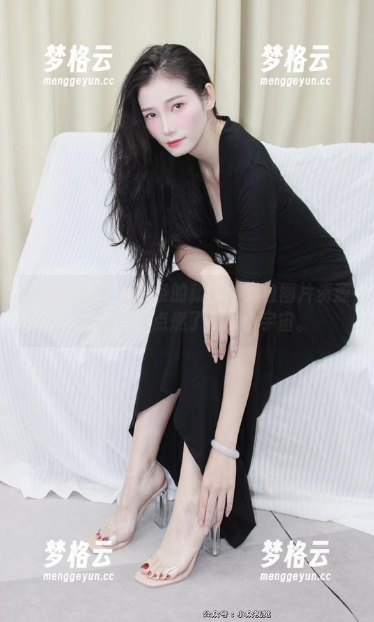 小众视觉 - 小薯条的新作：黑白图片资源，意外之下点燃了我的小宇宙。