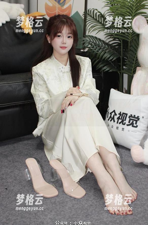小众视觉 - 雪糕女仆在线！作品是哪种脑洞大开的趣味？