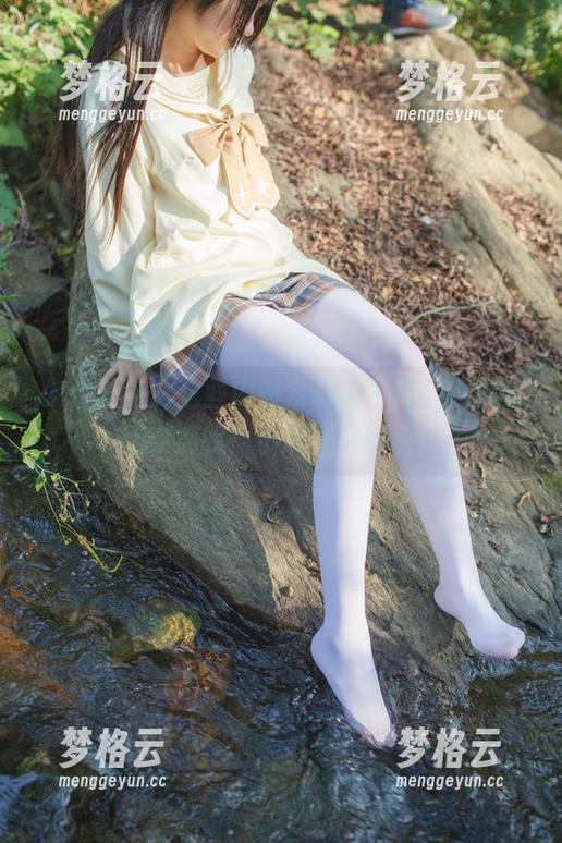 少女秩序 - 这些内部定制的写真，我只能无奈感叹：小满真有想法！