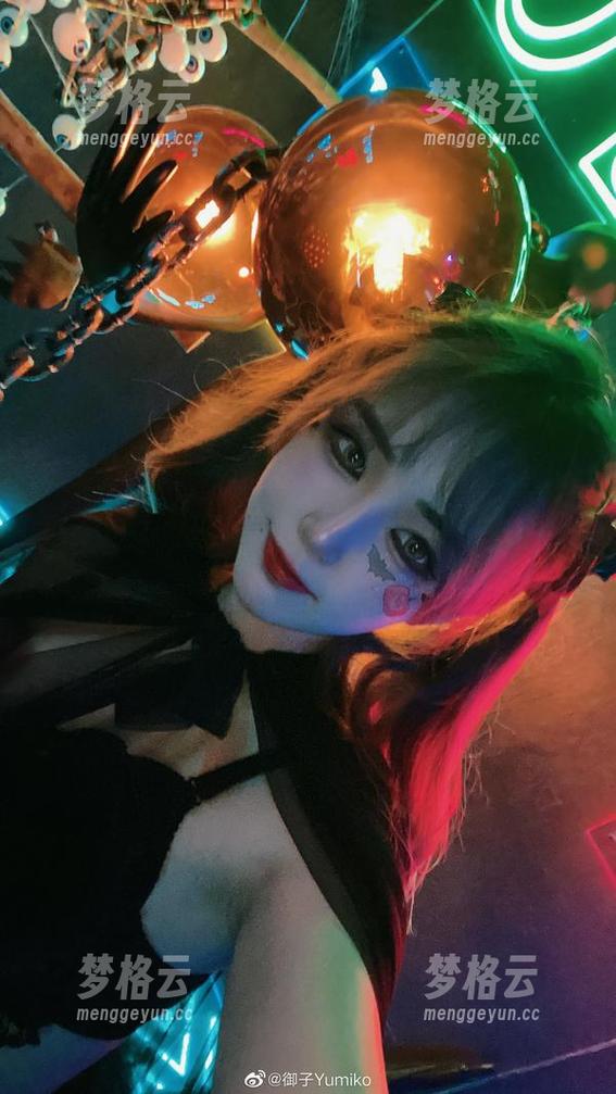 辅导员：御子Yumiko少穿泳衣，原图与写真供不应求！