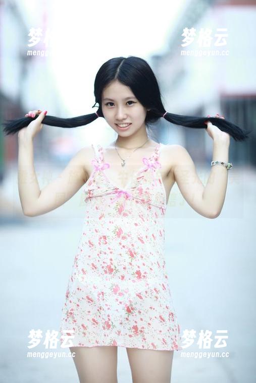 推女神 - 施忆佳，牛仔裤与无圣光的“美图”魔力，我开始相信了！