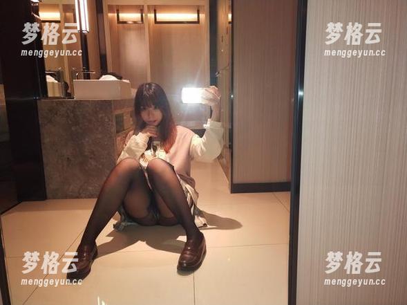 无颜小天使wy和她的黑旗袍，套图精选，咳咳，有点含蓄又好玩？