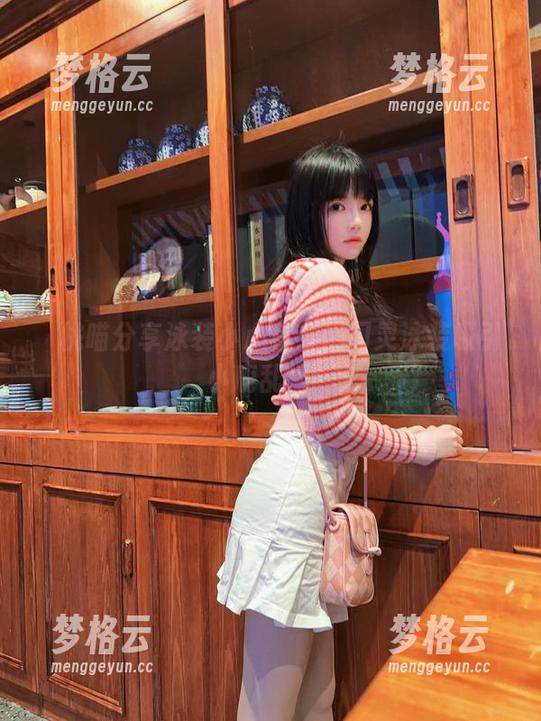 桜桃喵分享泳装小心机：用闪灵泳装吸引小鹿乱撞！