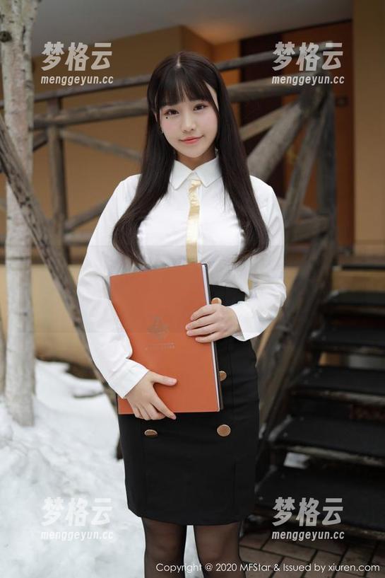 模范学院-徐微微mia 模范学院 - 徐微微mia的连体衣原图分享,一开始我以为是特效,后来发现…没错。