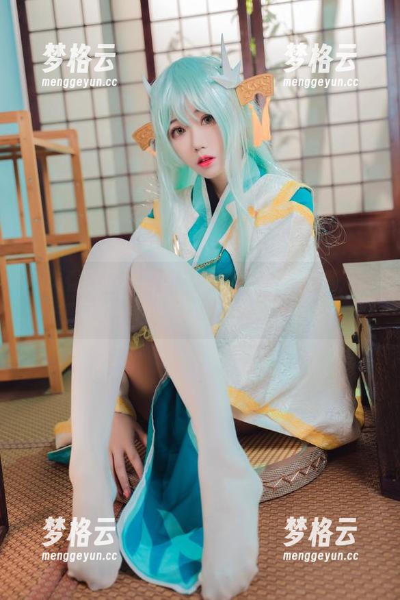 每次看到猫君君MaoJun的水手服照，都想问她：你哪来的这么多灵感啊？