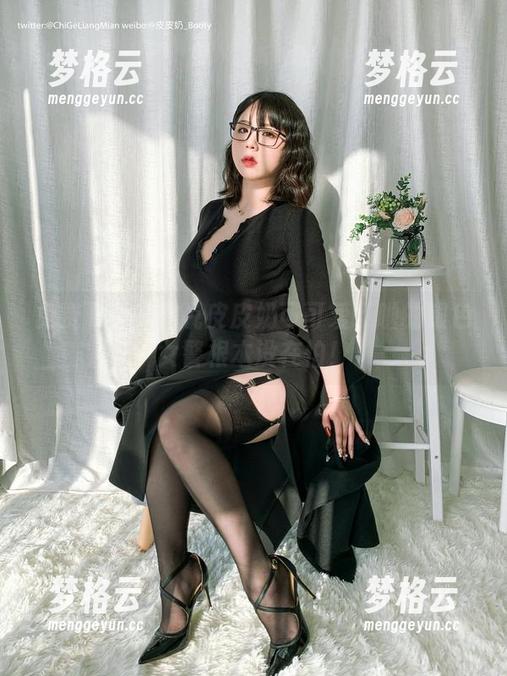 免费下载？你说皮皮奶可可爱了啦的银色女警根本没在怕！