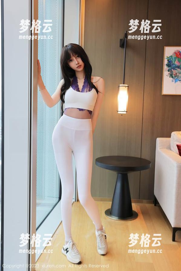 秀人网 - 卓芷伊EricA的短裤美图，不期而遇的韵味呀