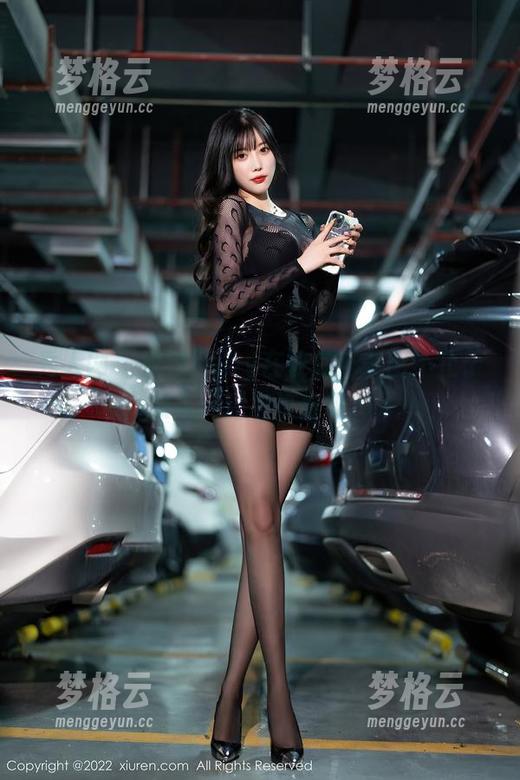 秀人网 - 汐汐baby在教室：美图不止于课本，还有这份眼神
