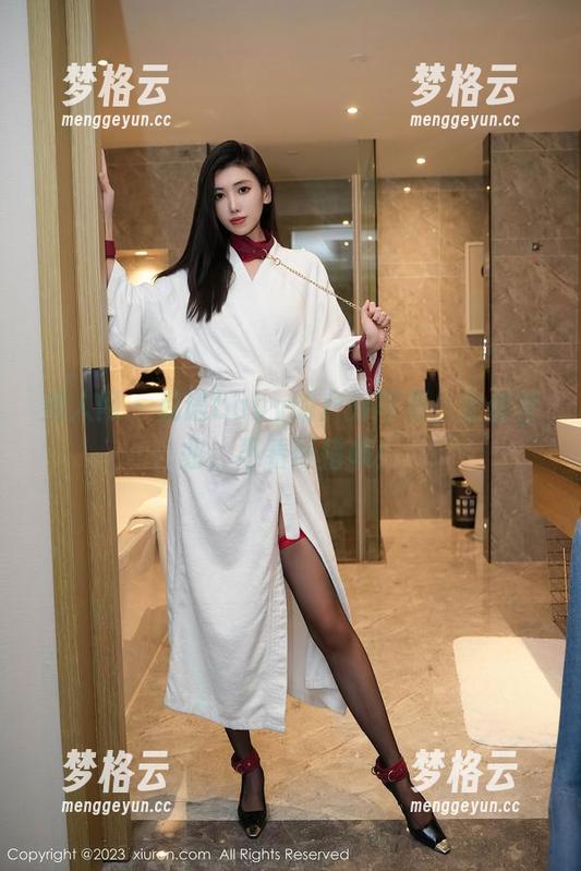秀人网-私语baby 秀人网 - 私语baby的户外写真,全套营业,不看可惜哦!