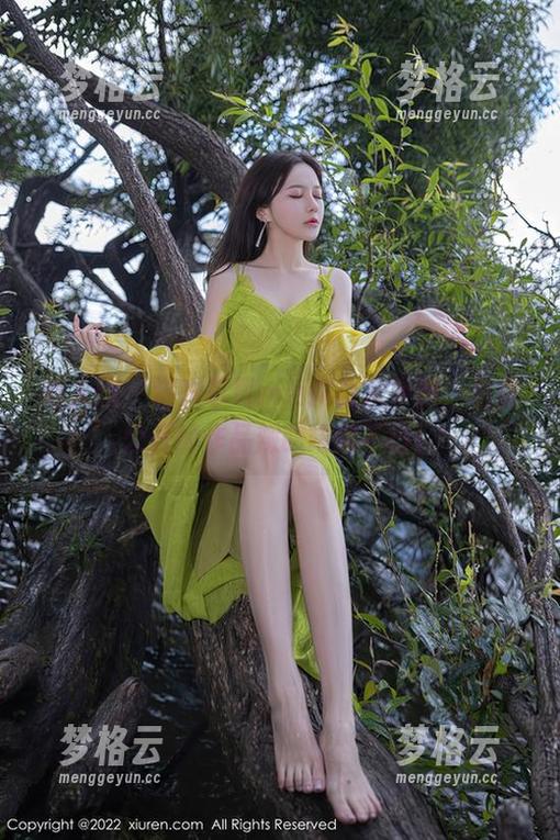 秀人网 - 这次草莓mm挑战水手服，免费公开的作品辣眼睛到不行！