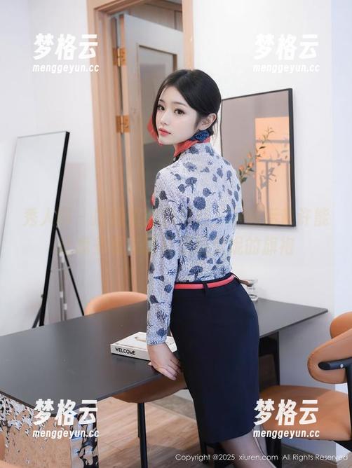 秀人网 - 原图里的那抹红，下载后也许能让我多看几眼还是陈梵妮的旗袍