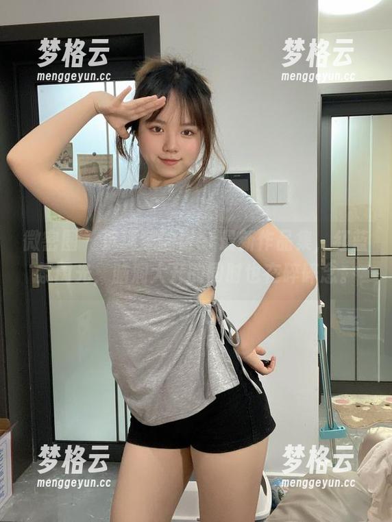 微密圈 - 沉迷葱油饼er最新作品集，红蓝氛围光，脑洞大开的同时也在碎碎念。