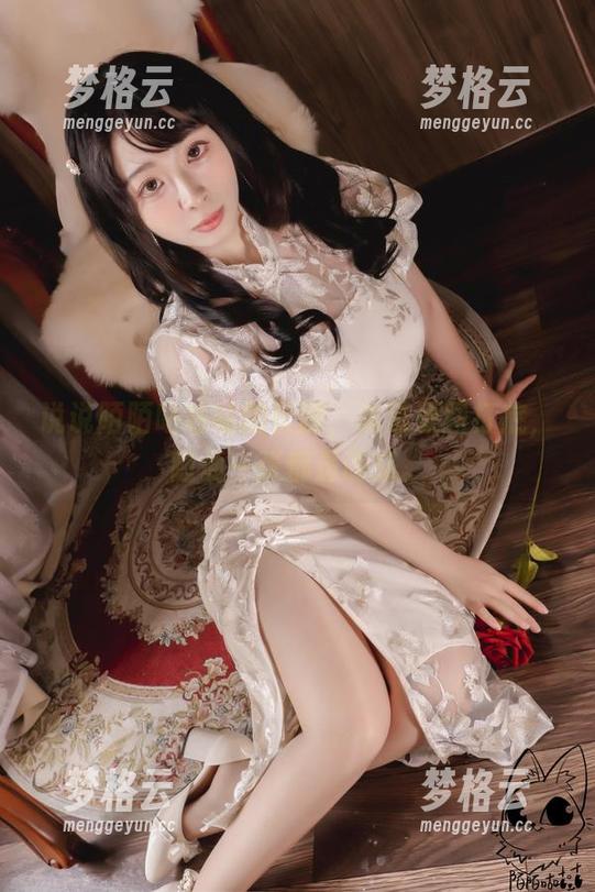 说说陌陌咕咕咕的长腿，高清原图打底，随便一张都是诱惑。
