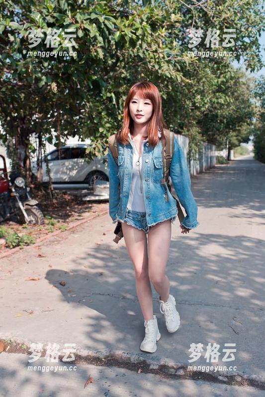 魔镜街拍 - 实话实说，艾小青旗袍街拍图集里的每一帧都撑得起网红滤镜，别羞涩，快去下载！